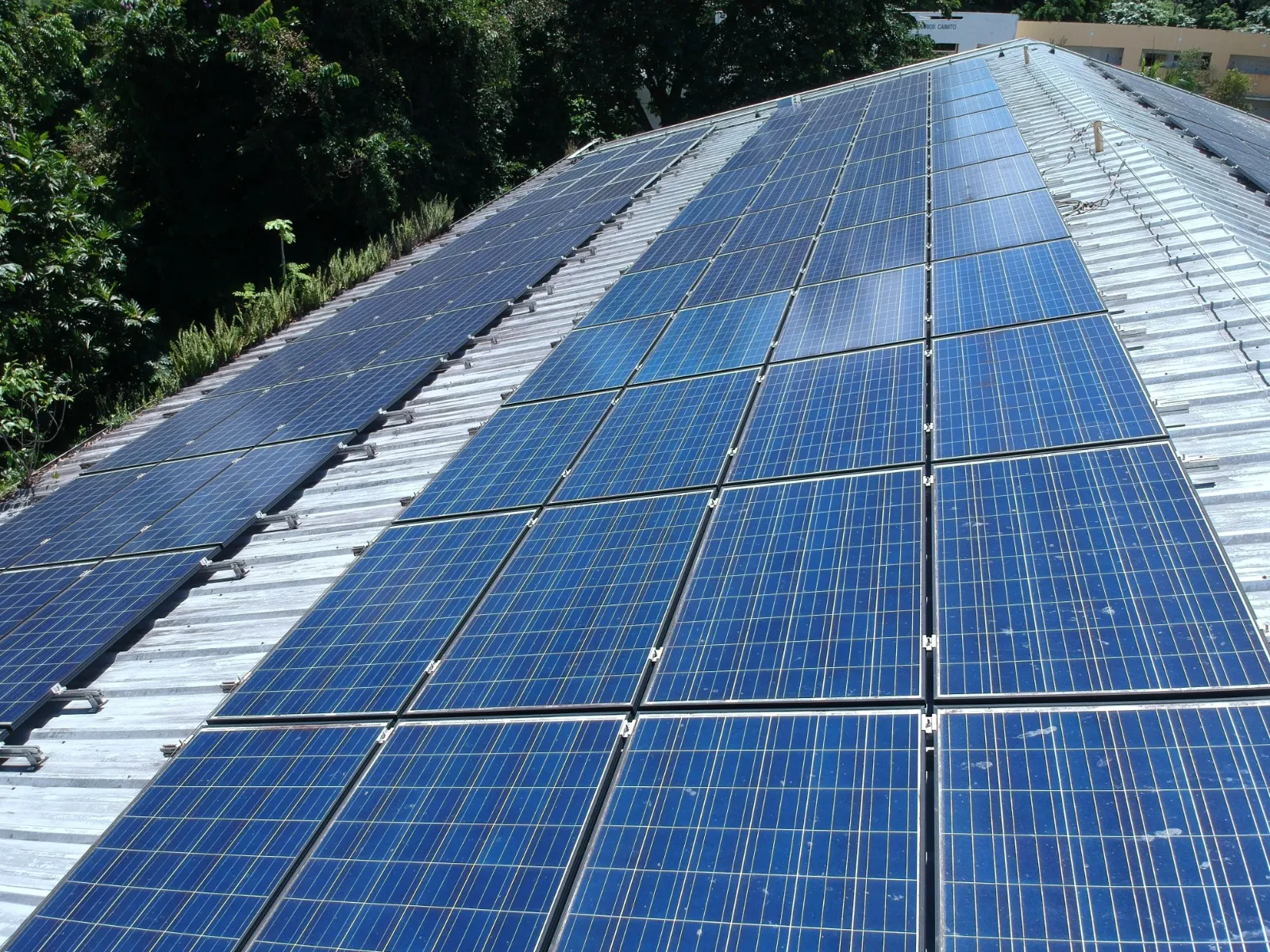 Módulos solares en techo